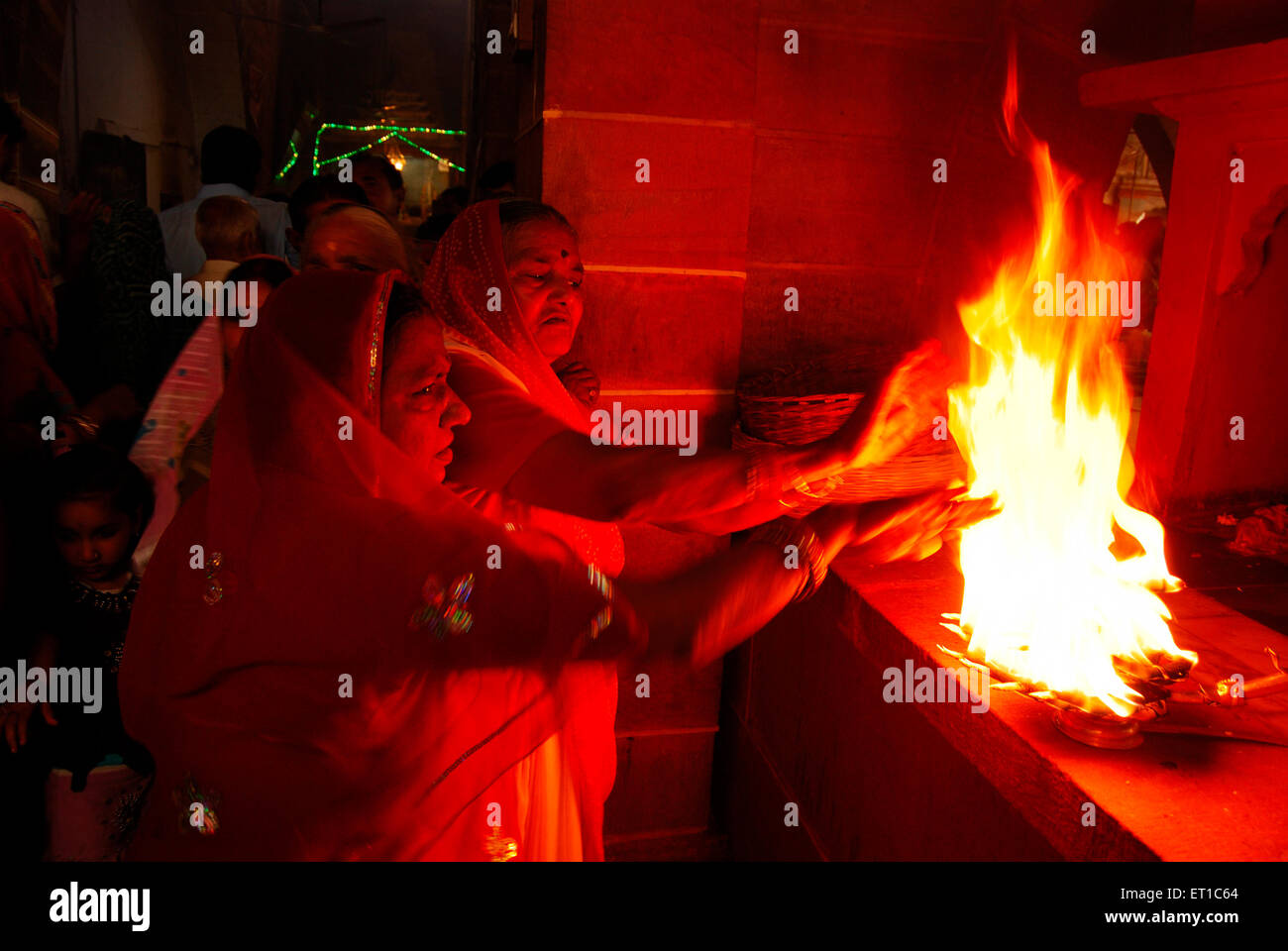Heilige Feuerflamme im Tempel; Jodhpur; Rajasthan; Indien Stockfoto