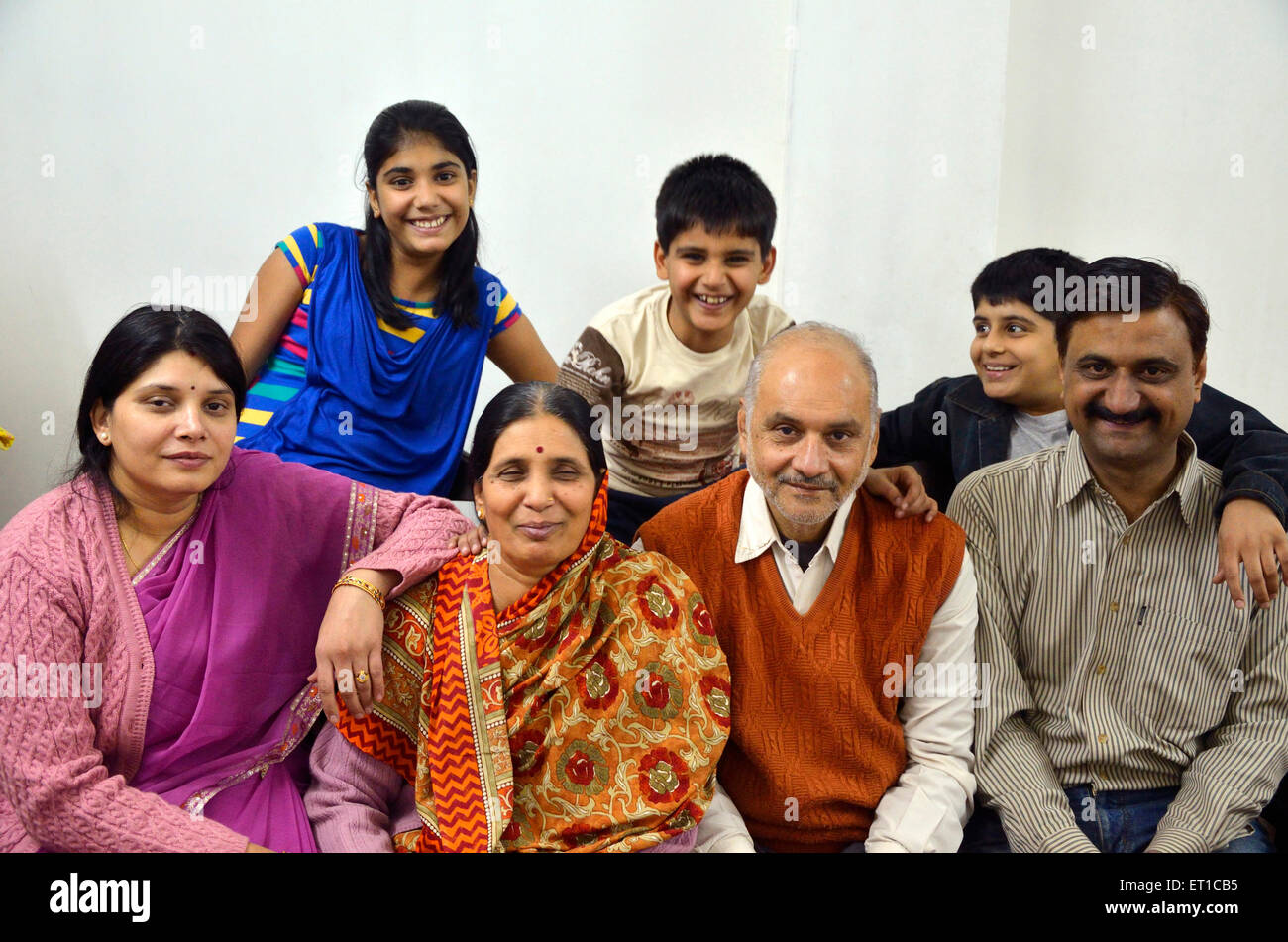 Indische Familie drei Generation Herr #704 Jodhpur Rajasthan Indien Asien Stockfoto