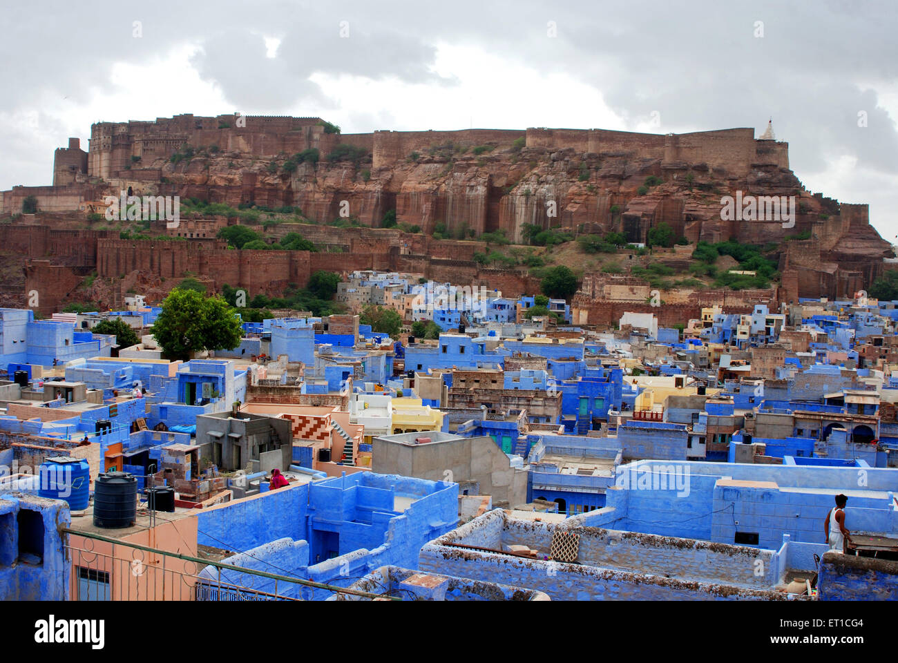 Mehrangarh Fort und blauen Häuser; Jodhpur; Rajasthan; Indien Stockfoto