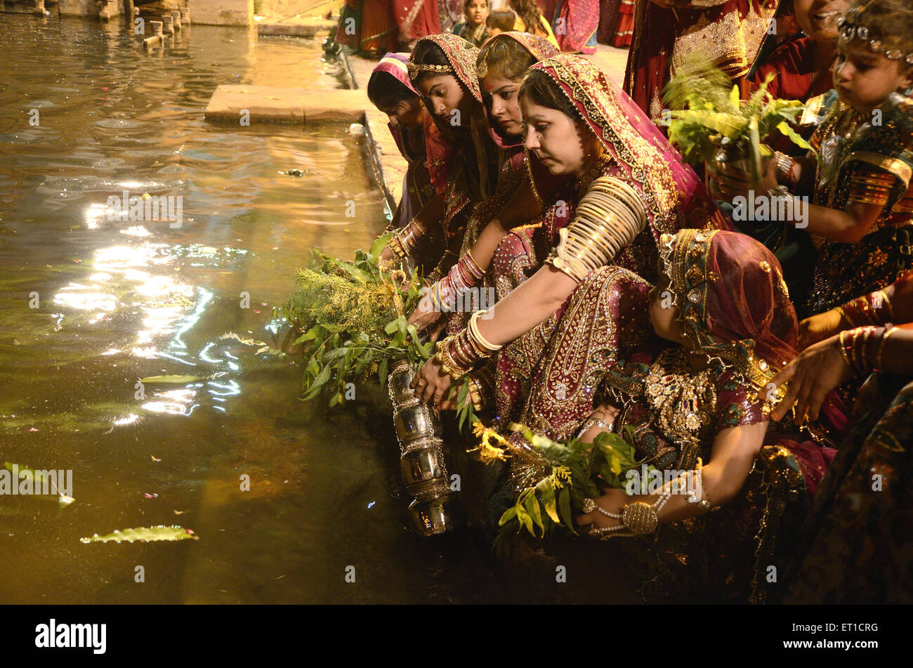 Gangaur Festival in Jodhpur in Rajasthan Indien Stockfoto