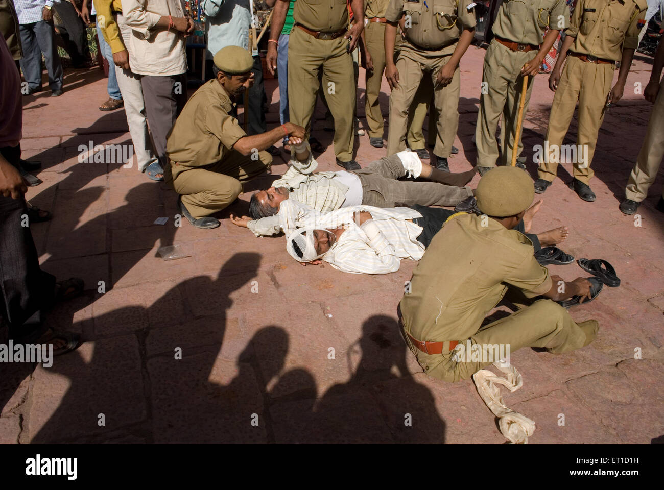 Demonstration für Erdbeben von Gemeindeverwaltung zu retten; Jaisalmer; Rajasthan; Indien NOMR Stockfoto