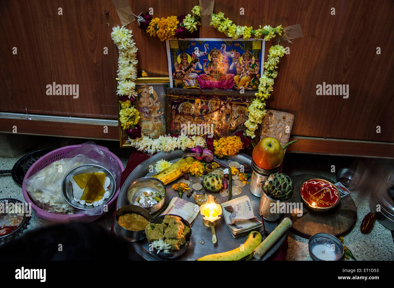 Laxmi Poojan in einem Haus anlässlich des Diwali in Jodhpur in Rajasthan Indien Asien Stockfoto