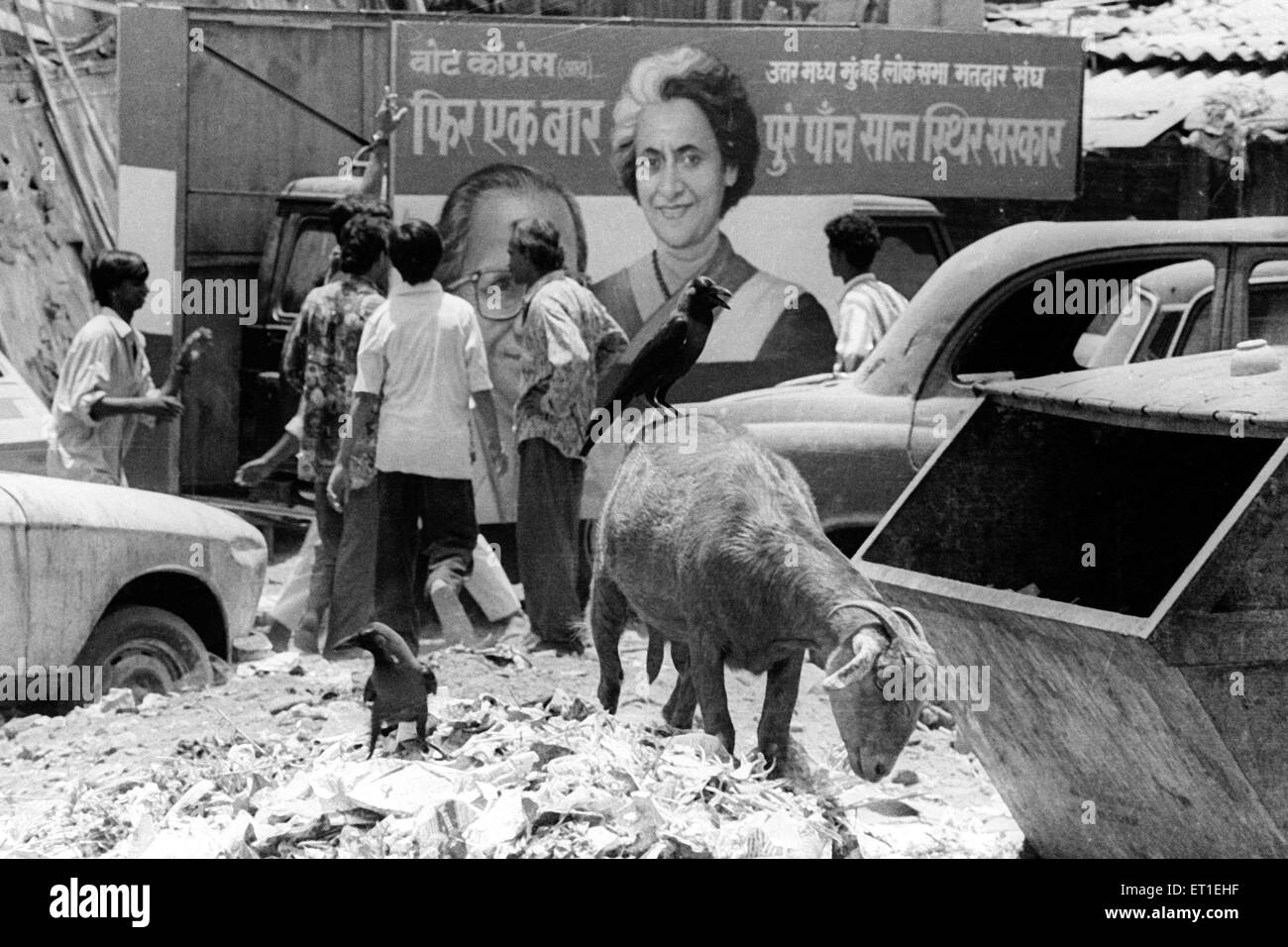 Poster der Indira Gandhi Wahlkampagne Bombay Mumbai Maharashtra Indien Indisches Straßenleben Stockfoto