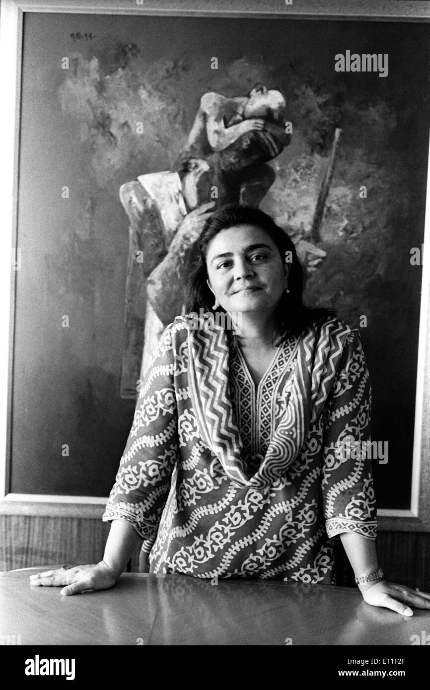 Anwalt, der vor einem Gemälde steht, keine Modellfreigabe, nur für redaktionelle Zwecke Stockfoto