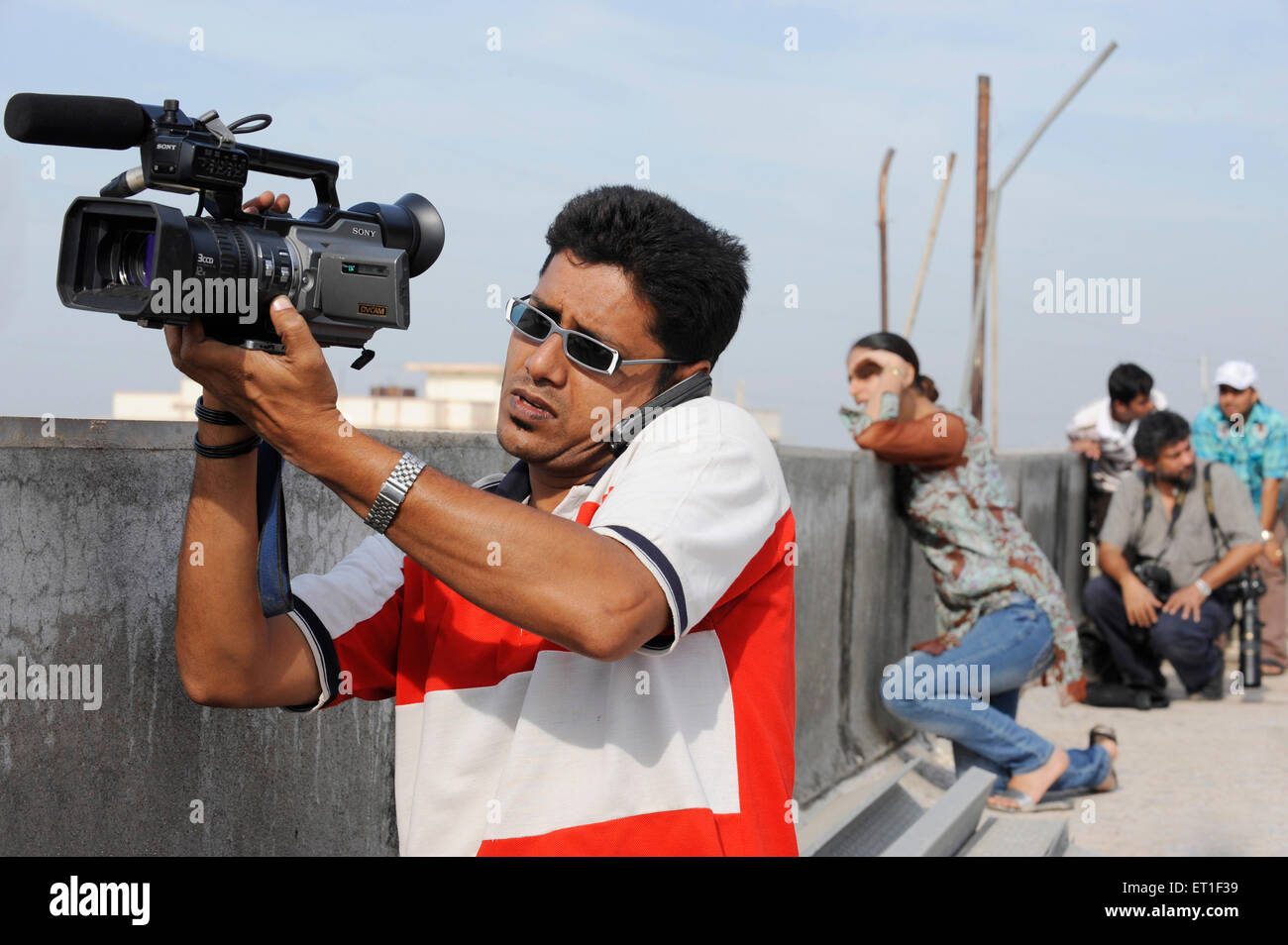 TV Kameramann Nariman House; Terroranschlag Deccan Mudschaheddin am 26. November 2008 Mumbai Stockfoto