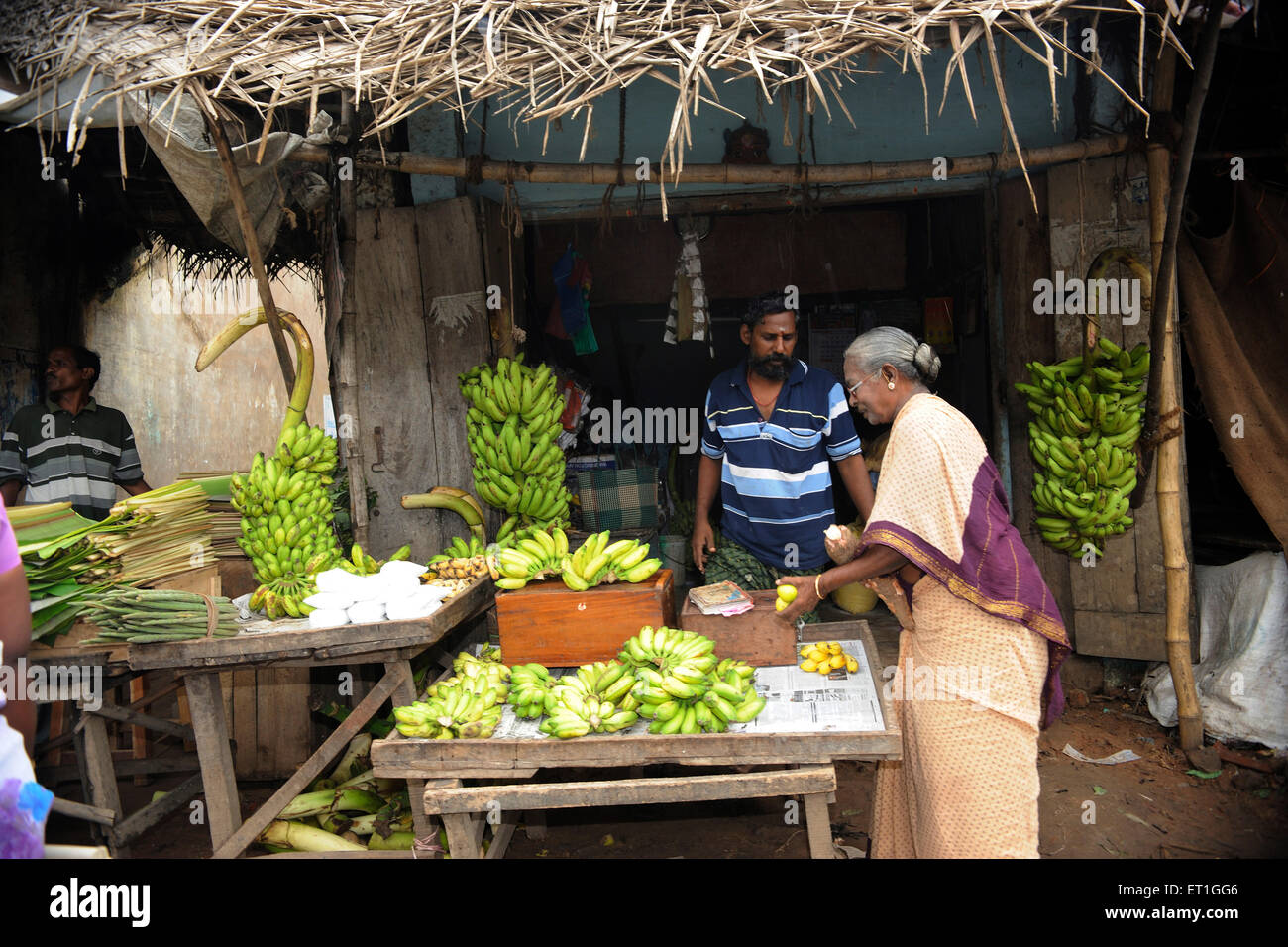 Obst-Verkäufer; Thanjavur; Tamil Nadu; Indien nicht Herr Stockfoto