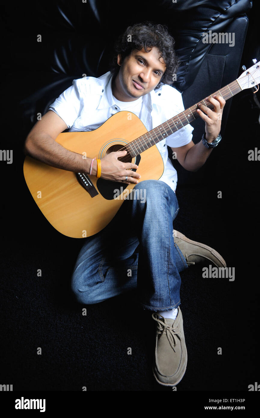 Sumeet Kumar, indischer Film Singer, Gitarre spielen, Indien, Asien Stockfoto