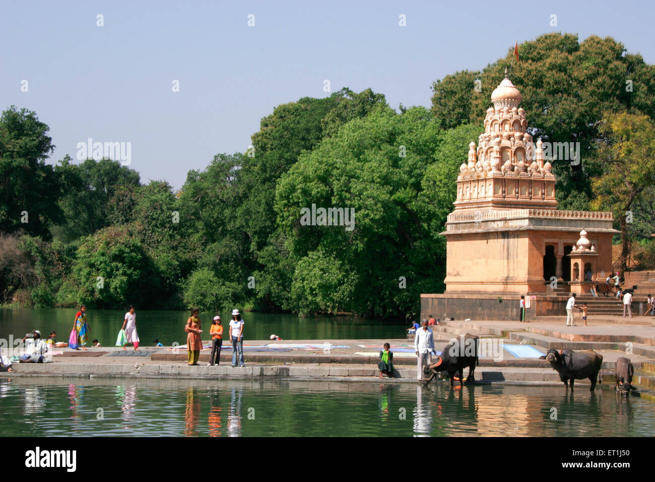 Tempel, Lord Shiva am Ufer des Flusses Krishna gewidmet; Menauli; Wai; Maharashtra; Indien Stockfoto