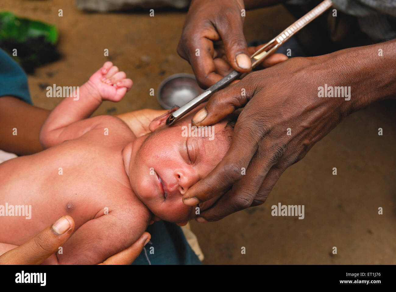 Ho Baby Stamme Kopf Rasieren Ab Chakradharpur Jharkhand Indien