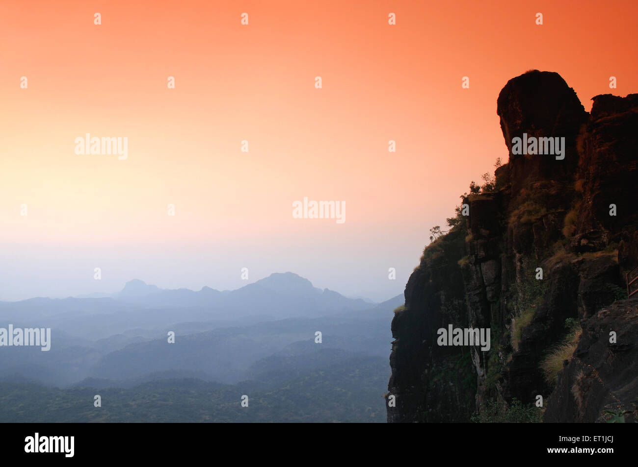 Rocky Mountain in sanften Hügeln der Satpura Range in Dhoopgarh Pachmarhi Madhya Pradesh, Indien Stockfoto