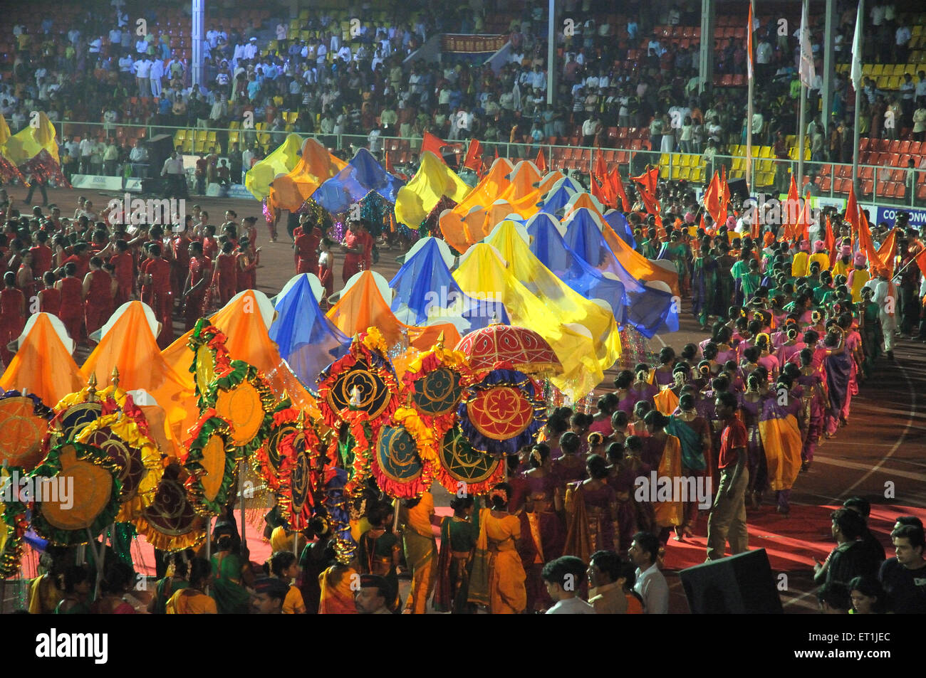 Großartigkeit der Abschlusszeremonie mit Parade der Darsteller; Pune; Maharashtra; Indien Stockfoto