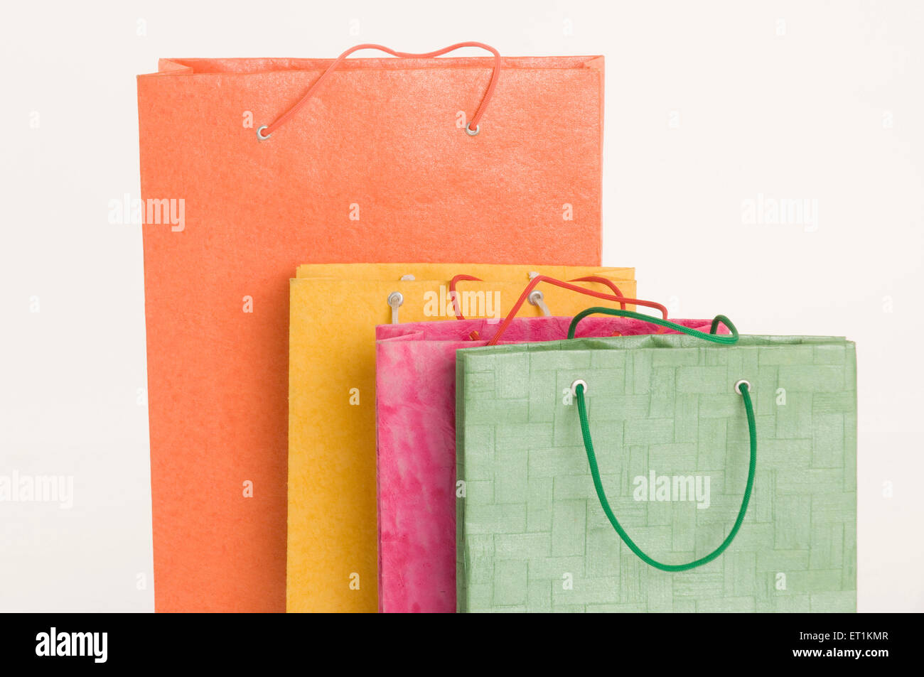 Einkaufstaschen, Papiertaschen, farbige Taschen Stockfoto