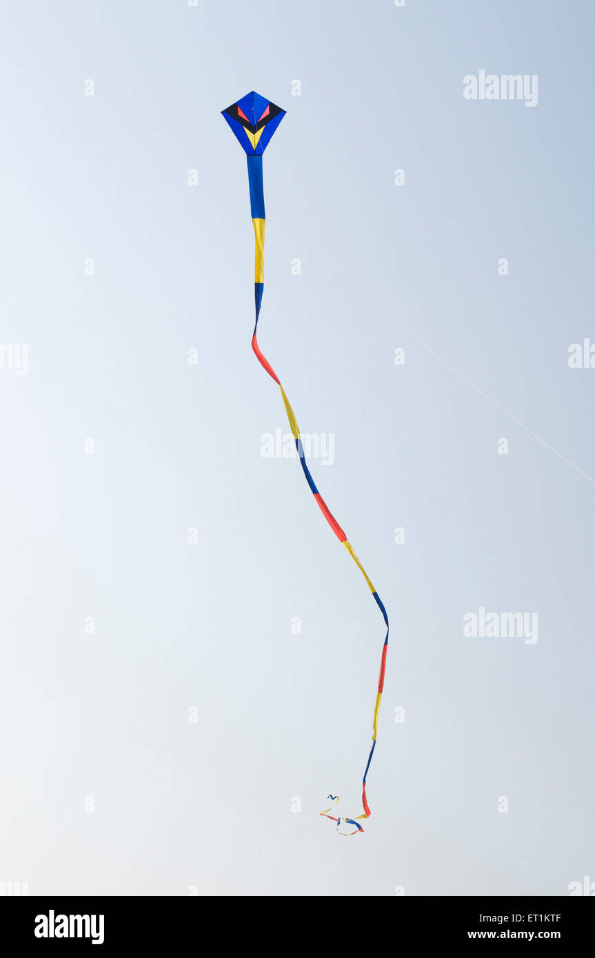 Kite mit long-Tail fliegen Pune Maharashtra Indien Asien entworfen Stockfoto