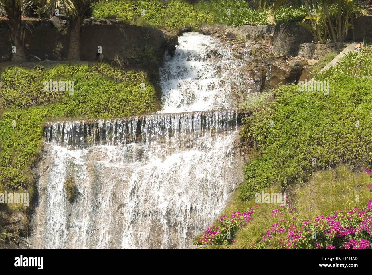 Garten Wasserfall Stockfoto