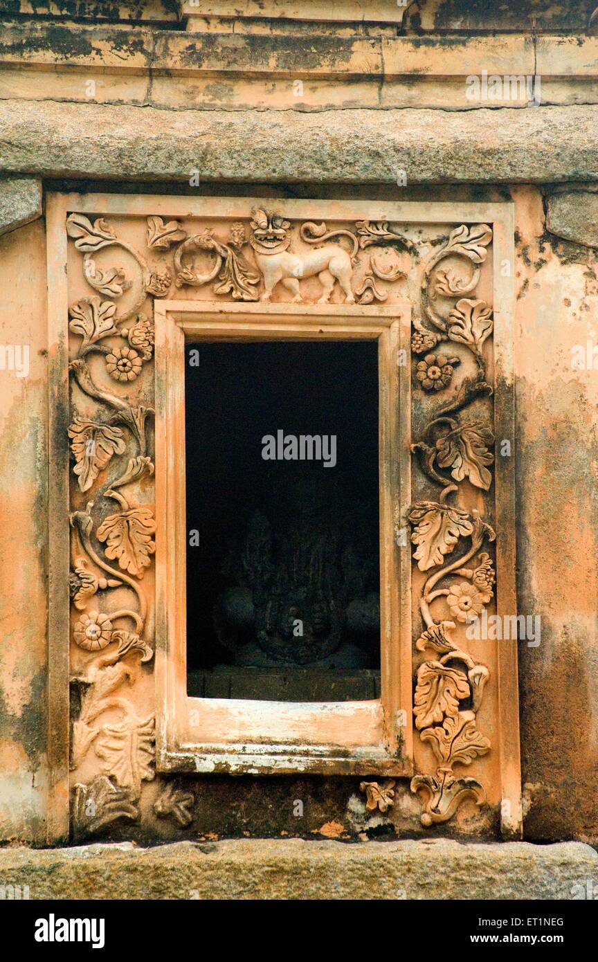 Tempelfenster Nische; Sravanabelagola; Hassan; Karnataka; Indien; Asien Stockfoto