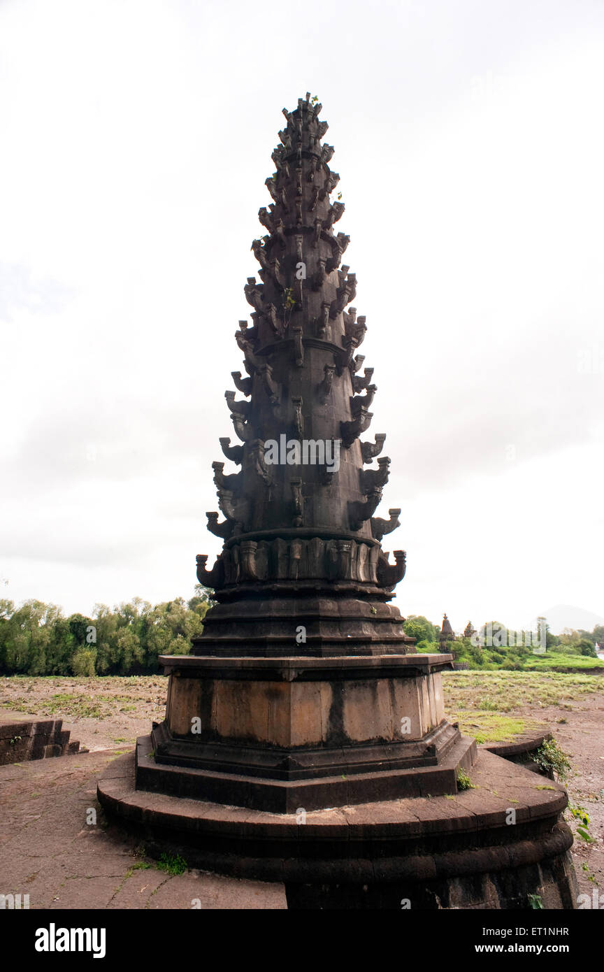 Tausende Lampen während Festival Stein Deepmala Sangam Mahuli Bezirk Satara Maharashtra, Indien Stockfoto