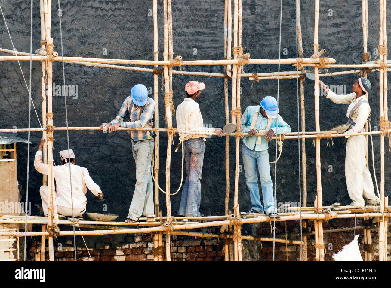 Bauarbeiter Bambus Gerüst Bombay Mumbai Maharashtra Indien Asien Stockfoto