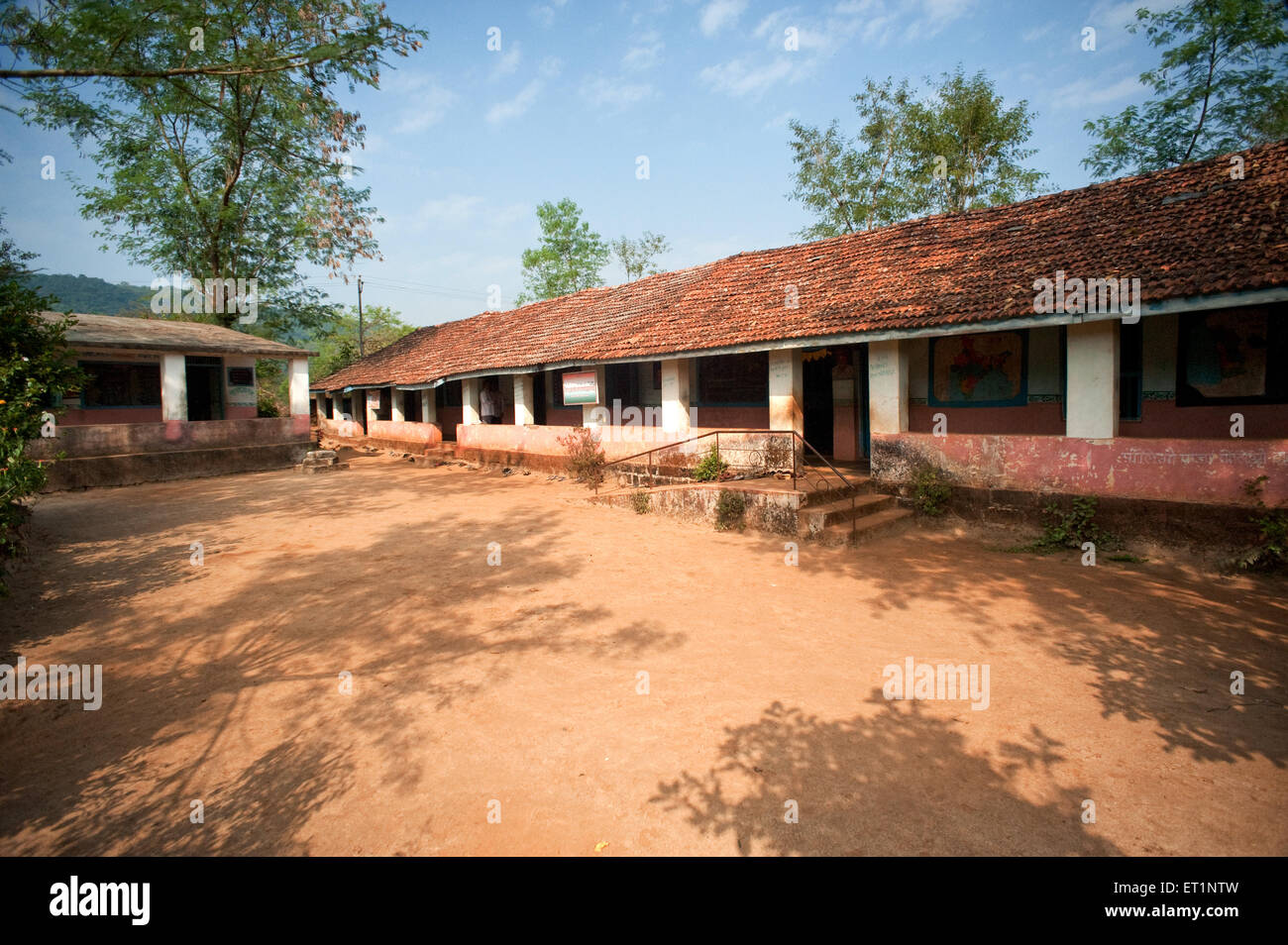 Dorfschule in Rajwadi; Sangmeshwar; Ratnagiri; Maharashtra; Indien; asien Stockfoto
