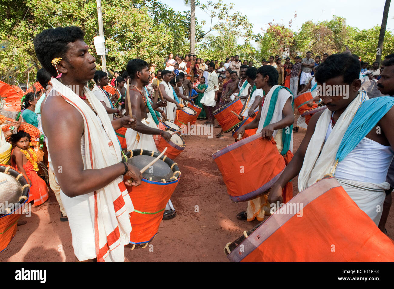 Thaipusam Festival; Thaiposam Festival; Musiker spielen Musikinstrumente Trommel; Kerala; Indien; Asien Stockfoto