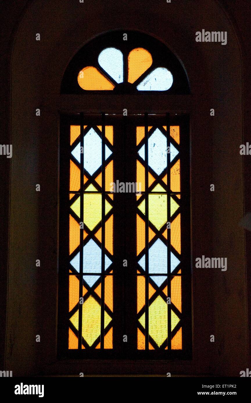 Beflecken Sie Glasfenster in Santa Cruz Basilika an; Cochin Kochi; Kerala; Indien Stockfoto