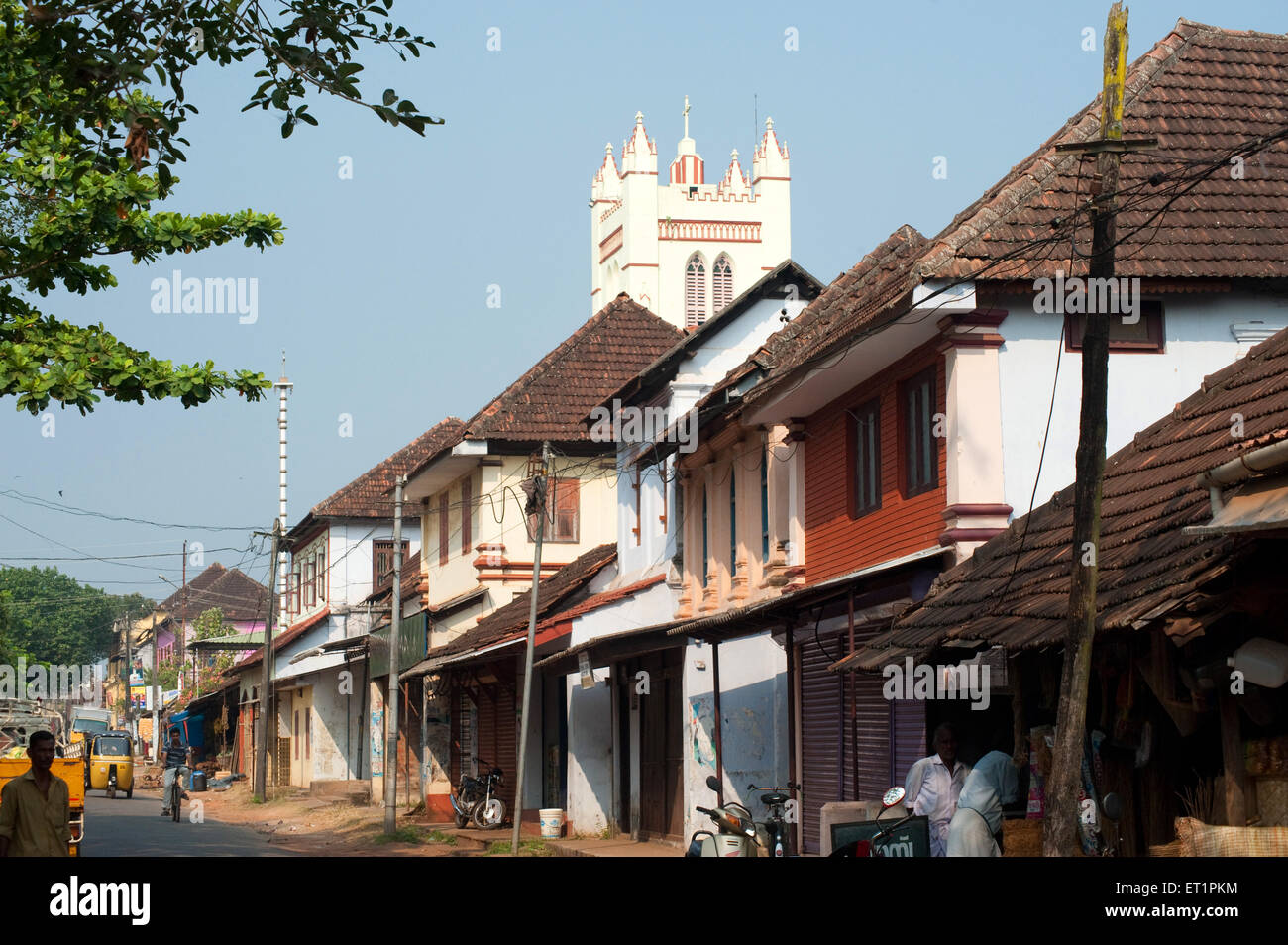 Alte Gebäude; Stadtstraße; alte Häuser; Alleppey; Alappuzha; Kerala; Indien; Asien Stockfoto