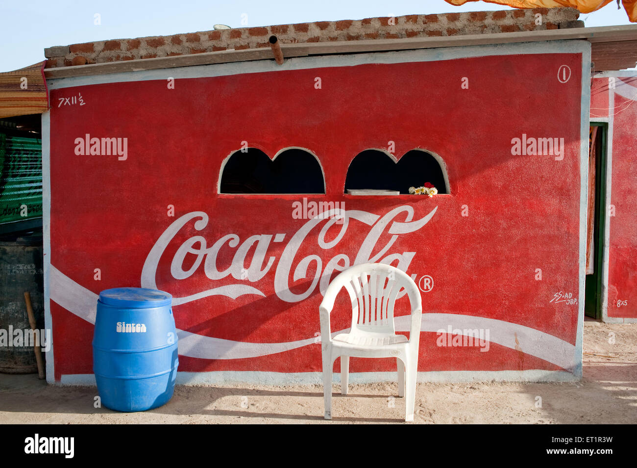 Coca Cola bemalte Wand; Orchha; Madhya Pradesh; Indien; Asien Stockfoto