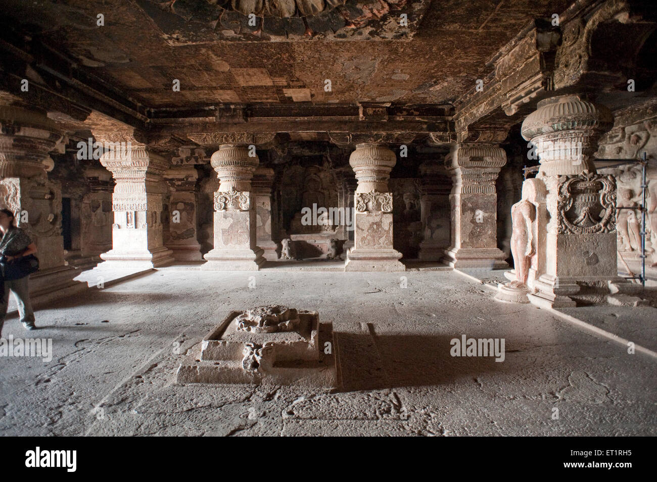 Montagehalle in Ellora Jain Höhle Indra Sabha; Aurangabad; Maharashtra; Indien Stockfoto