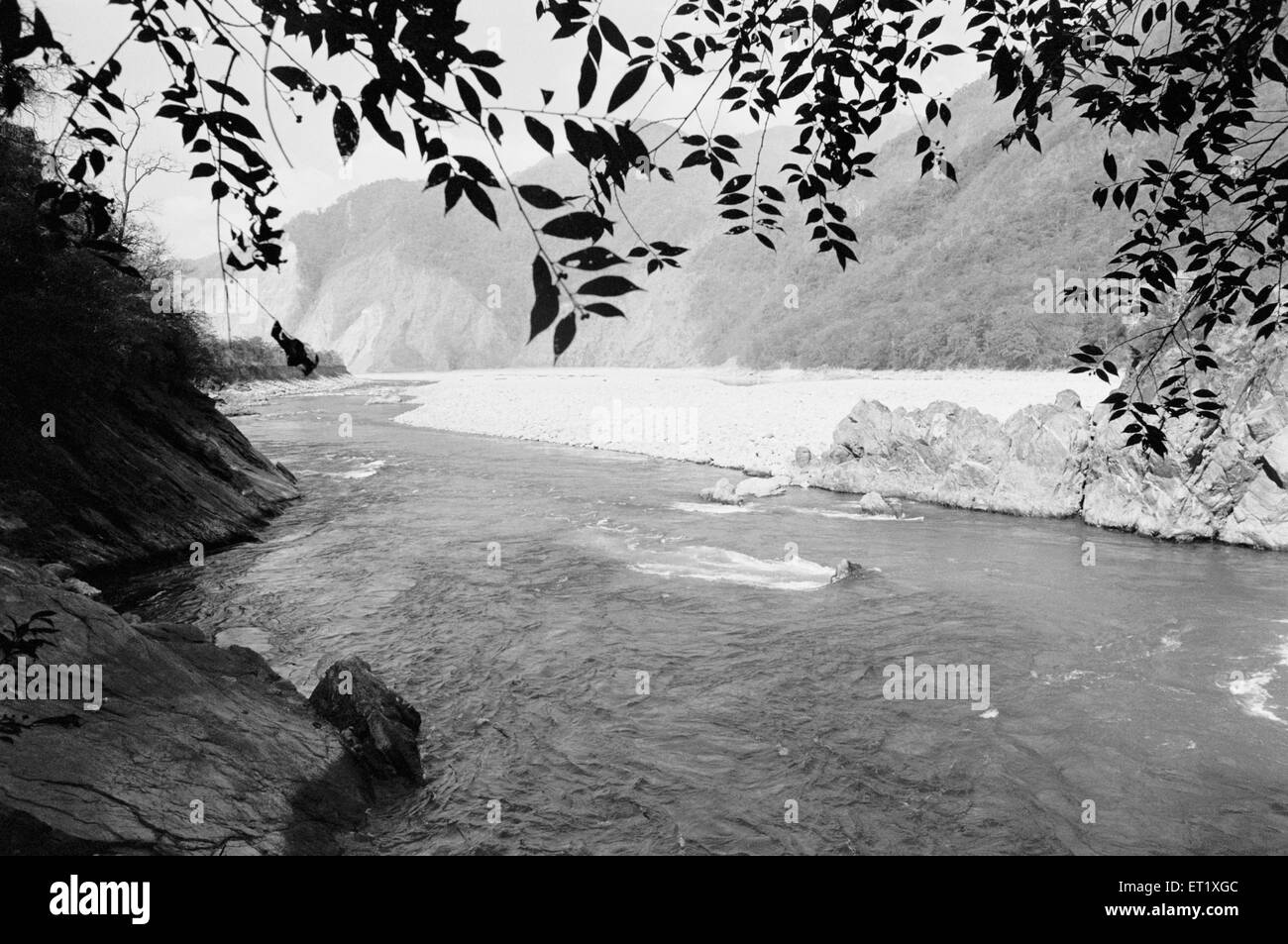 Flusslandschaft; Arunachal Pradesh; Indien; Asien; alter Jahrgang 1900s Bild Stockfoto