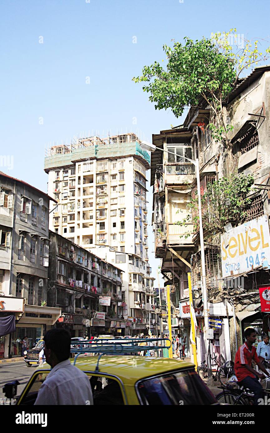 Masse städtischen Wohnraums Gebäude am V. P. Straße; Charni Straße; Bombay Mumbai; Maharashtra; Indien Stockfoto