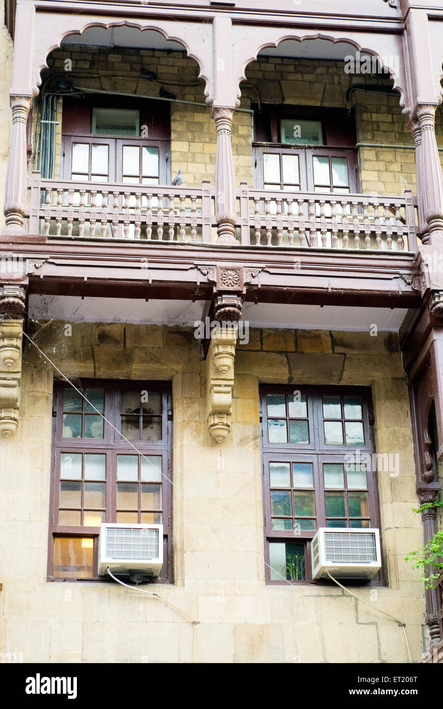 Freischwinger Balkon, altes Gebäude, Flora Brunnen, Bombay, Mumbai, Maharashtra, Indien, Asien Stockfoto