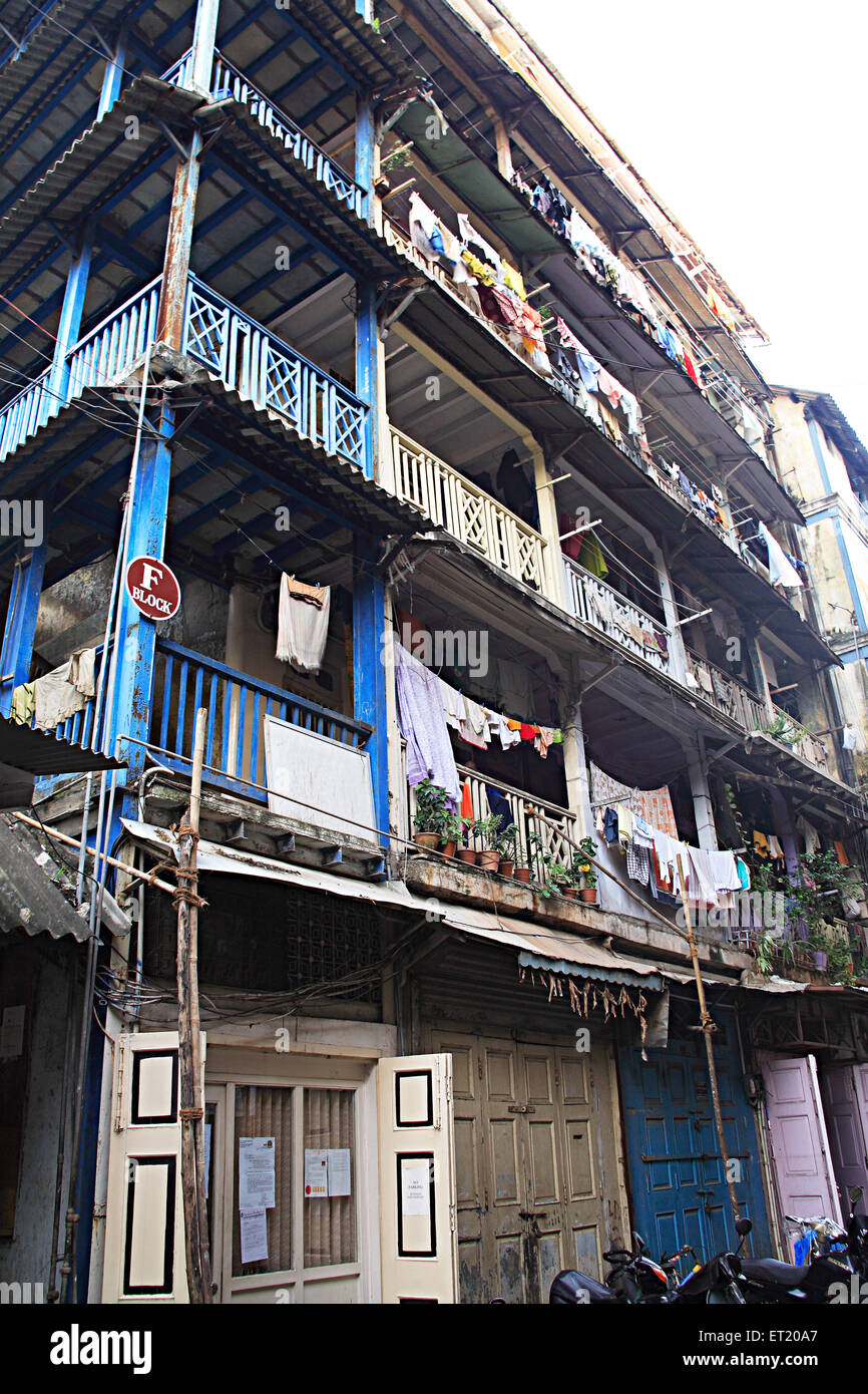 Altes Gebäude chalwl; Ambe Wadi Street; Girgaon; Charni Road; Bombay; Mumbai; Maharashtra; Indien; Asien; Asiatisch; Indisch Stockfoto