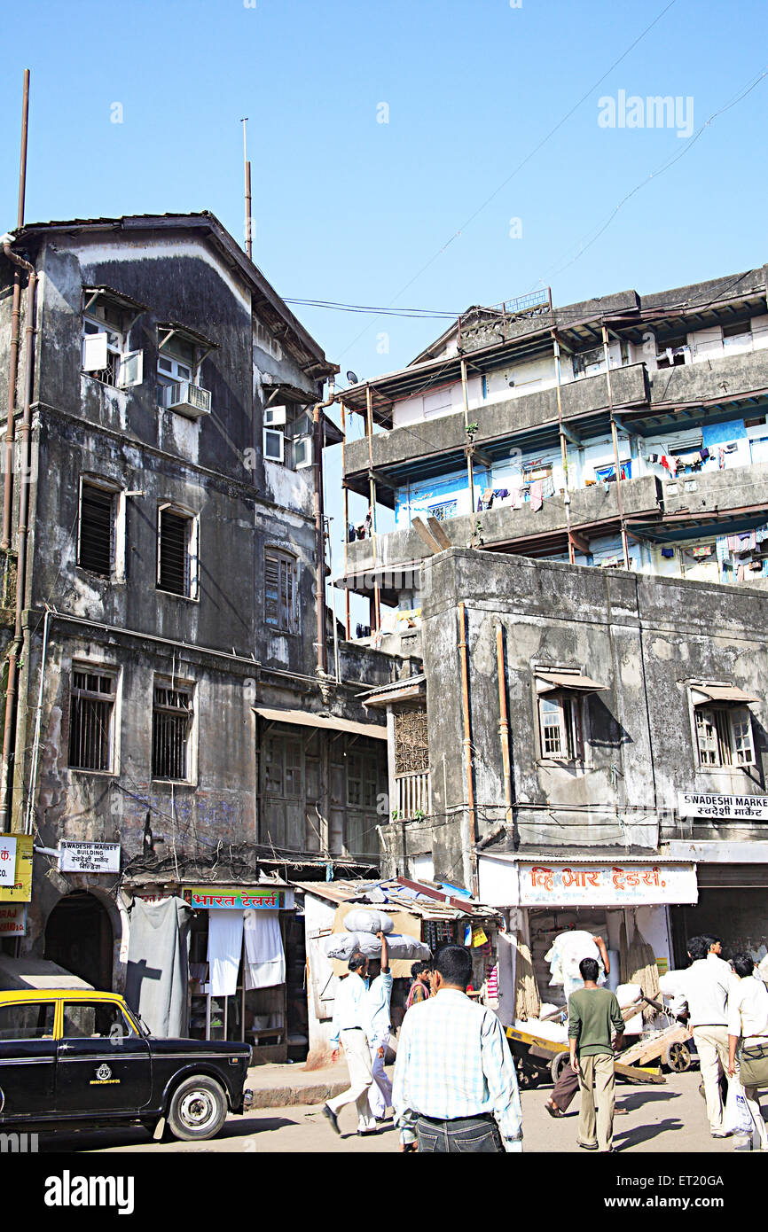 Altes Gebäude; Swadeshi Market; Dr. Vegas Street; Kalbadevi; Marine Lines; Bombay; Mumbai; Maharashtra; Indien; Asien; Asiatisch; Indisch Stockfoto