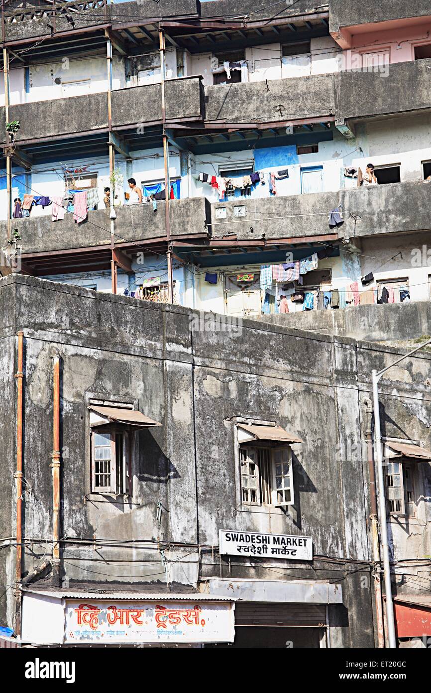 Altes Gebäude; Swadeshi Market; Dr. Vegas Street; Kalbadevi; Marine Lines; Bombay; Mumbai; Maharashtra; Indien; Asien; Asiatisch; Indisch Stockfoto