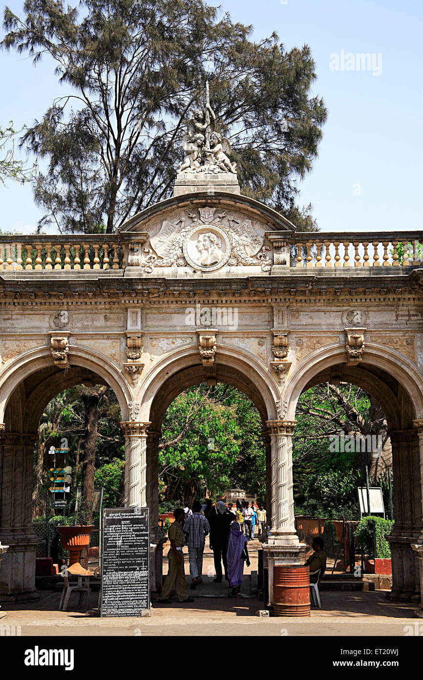 Eingang zum Victoria Garden, Veermata Jijabai Bhonsale Udyan, Victoria Gardens, Rani Bagh, Byculla Zoo, Bombay, Mumbai, Maharashtra, Indien, Asien Stockfoto