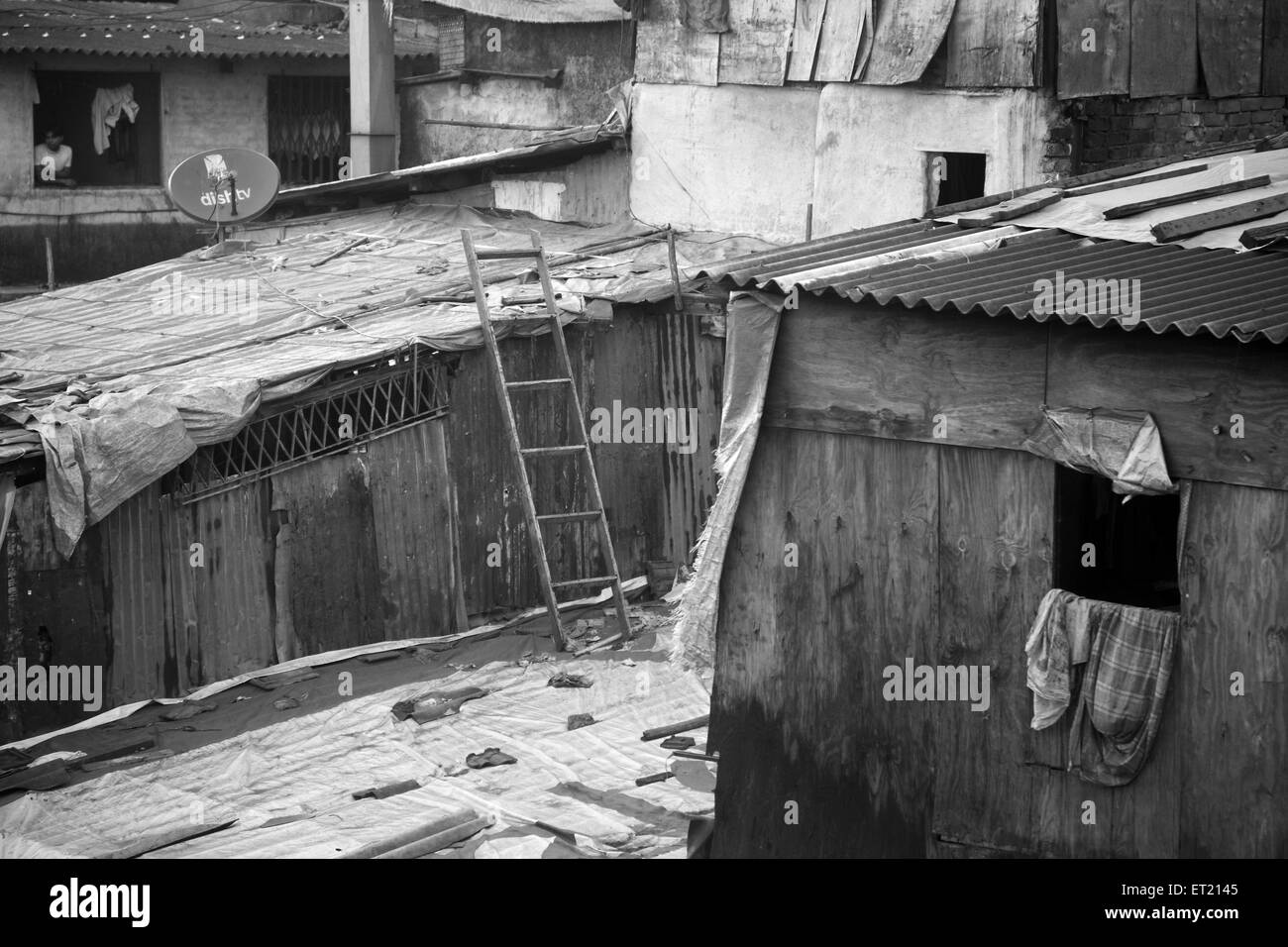 Slum Behram Naupada bei Anant Kanekar Marg; Bandra; Bombay Mumbai; Maharashtra; Indien 17. September 2009 Stockfoto