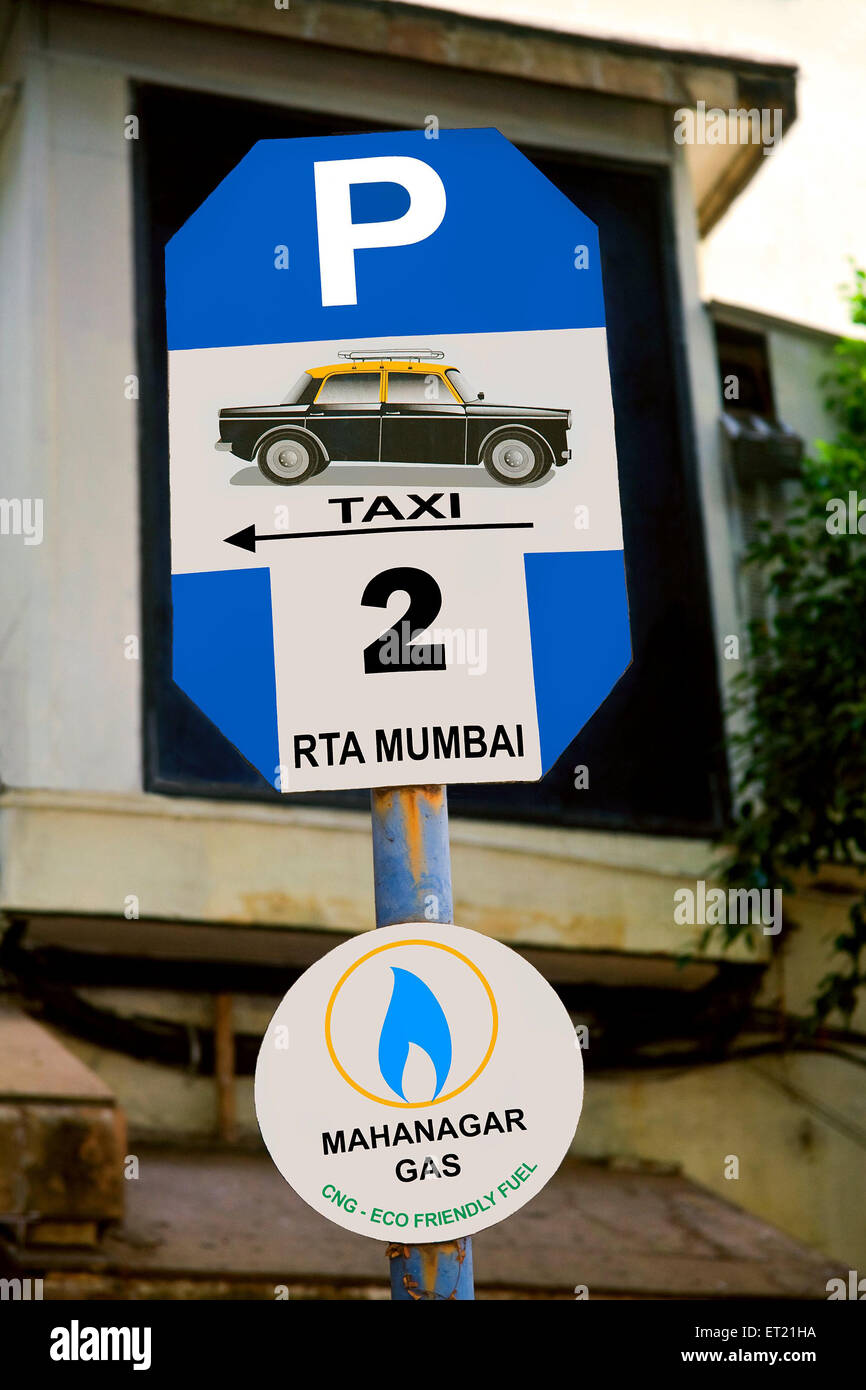 Taxi Parkplatz Schild, Verkehrspolizei Schild, Bombay, Mumbai, Maharashtra, Indien, Asien, Asien, Indien Stockfoto