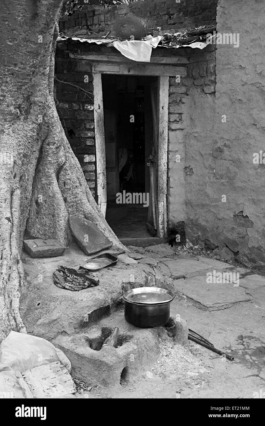 Offene Brennholz Küche, Ralegan Siddhi, Parner Taluka, Ahmednagar District, Maharashtra, Indien, Asien, Asien, Indien Stockfoto