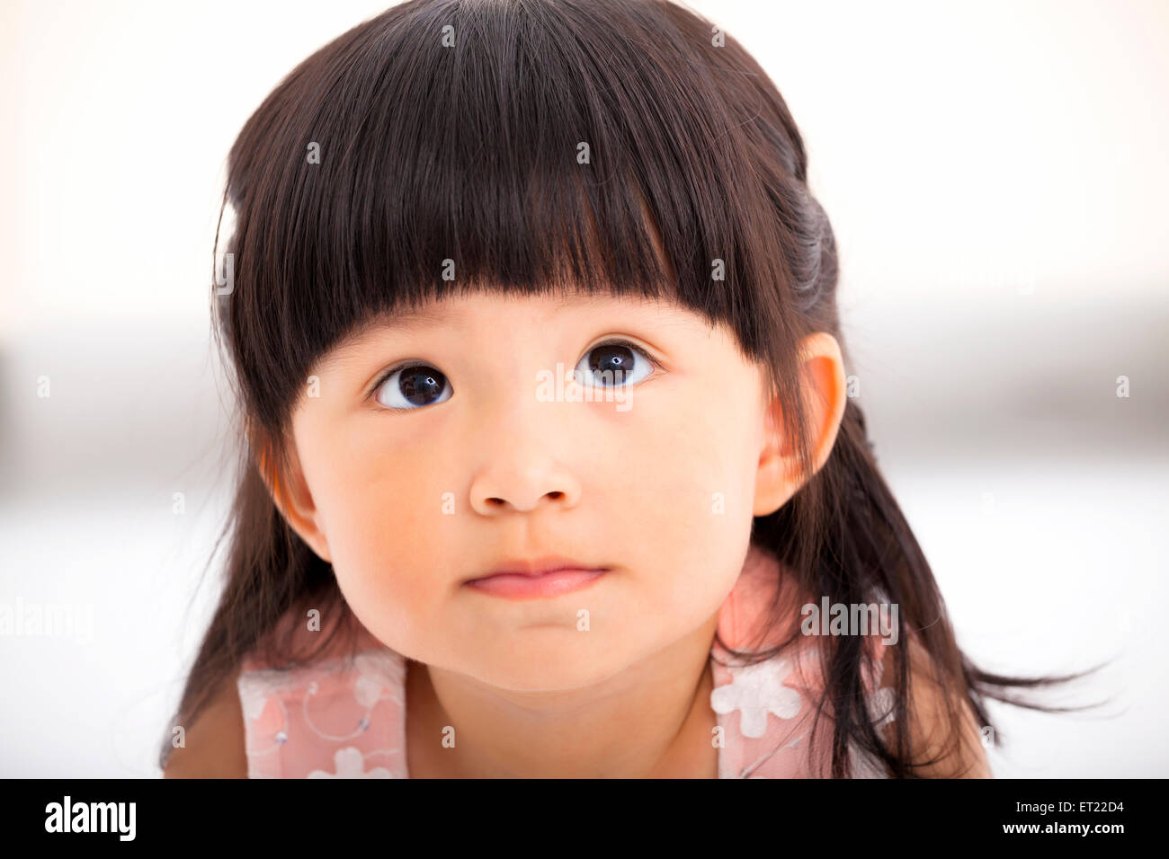 Süßes kleines mädchen -Fotos und -Bildmaterial in hoher Auflösung – Alamy