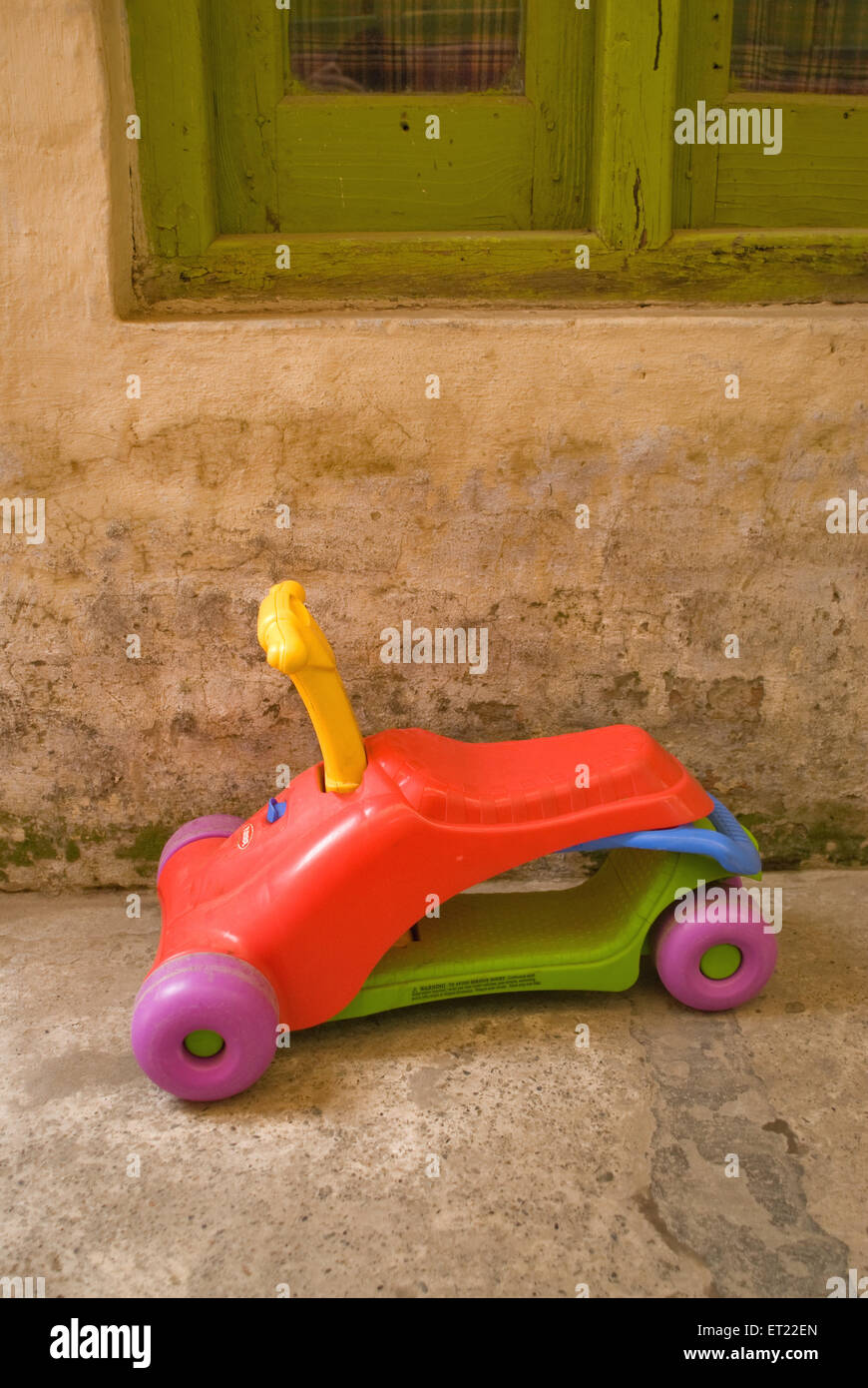 Spielzeug Kunststoff Roller, nanhi dunya Schule, Dehradun, Dera Doon, Doon Schule; Uttaranchal, Uttarakhand, Indien, Asien Stockfoto