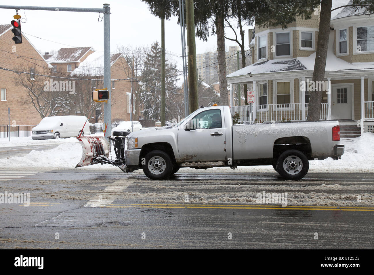 Schneeräumung, clearing-Straßen in Connecticut, Wintersturm Stockfoto