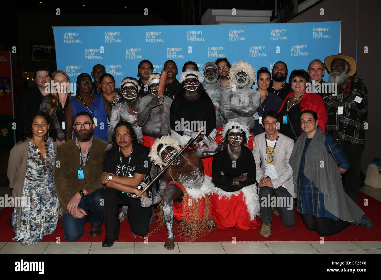 Sydney, Australien. 9. Juni 2015. Im Bild: Cast und Crew. VIPs kamen auf dem roten Teppich für die Sydney Film Festival Premiere, Bildschirm schwarz-Songlines auf dem Bildschirm in Event Kinos, George Street, Sydney. Es war die größte Versammlung der indigenen Filmemacher auf Filmfestivals in Australien. Bildnachweis: Richard Milnes/Alamy Live-Nachrichten Stockfoto