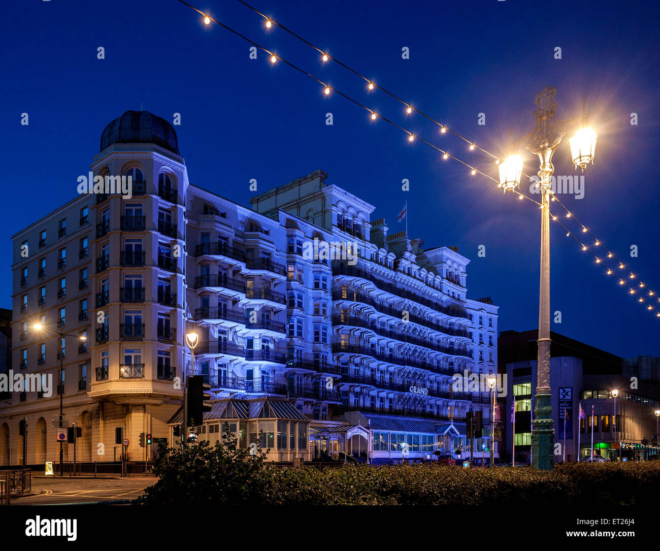 Das Grand Hotel Brighton nachts beleuchtet Stockfoto