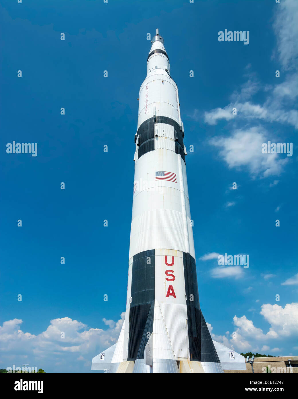 Amerikanischen Rakete und blauer Himmel mit Wolken Stockfoto