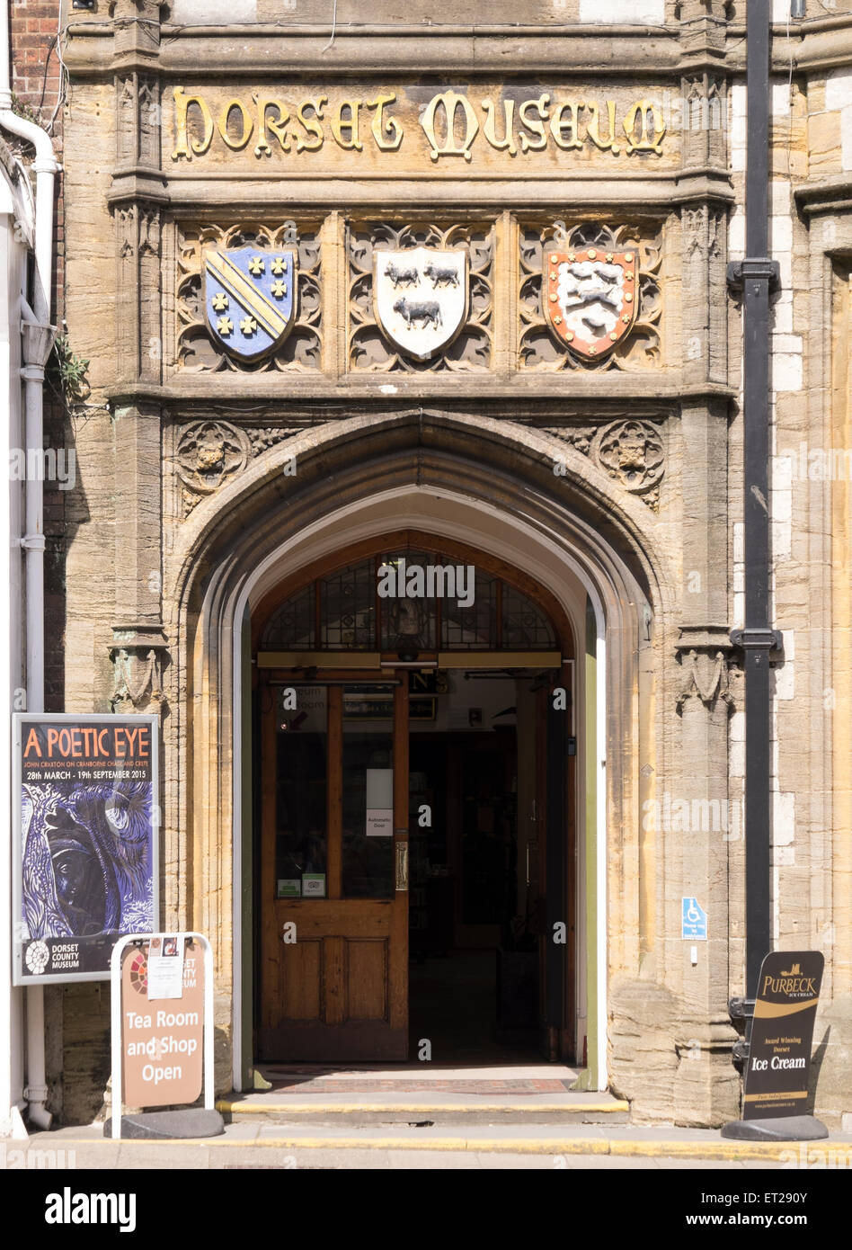 Der Eingang zum Museum Dorset in Dorchester Stockfoto