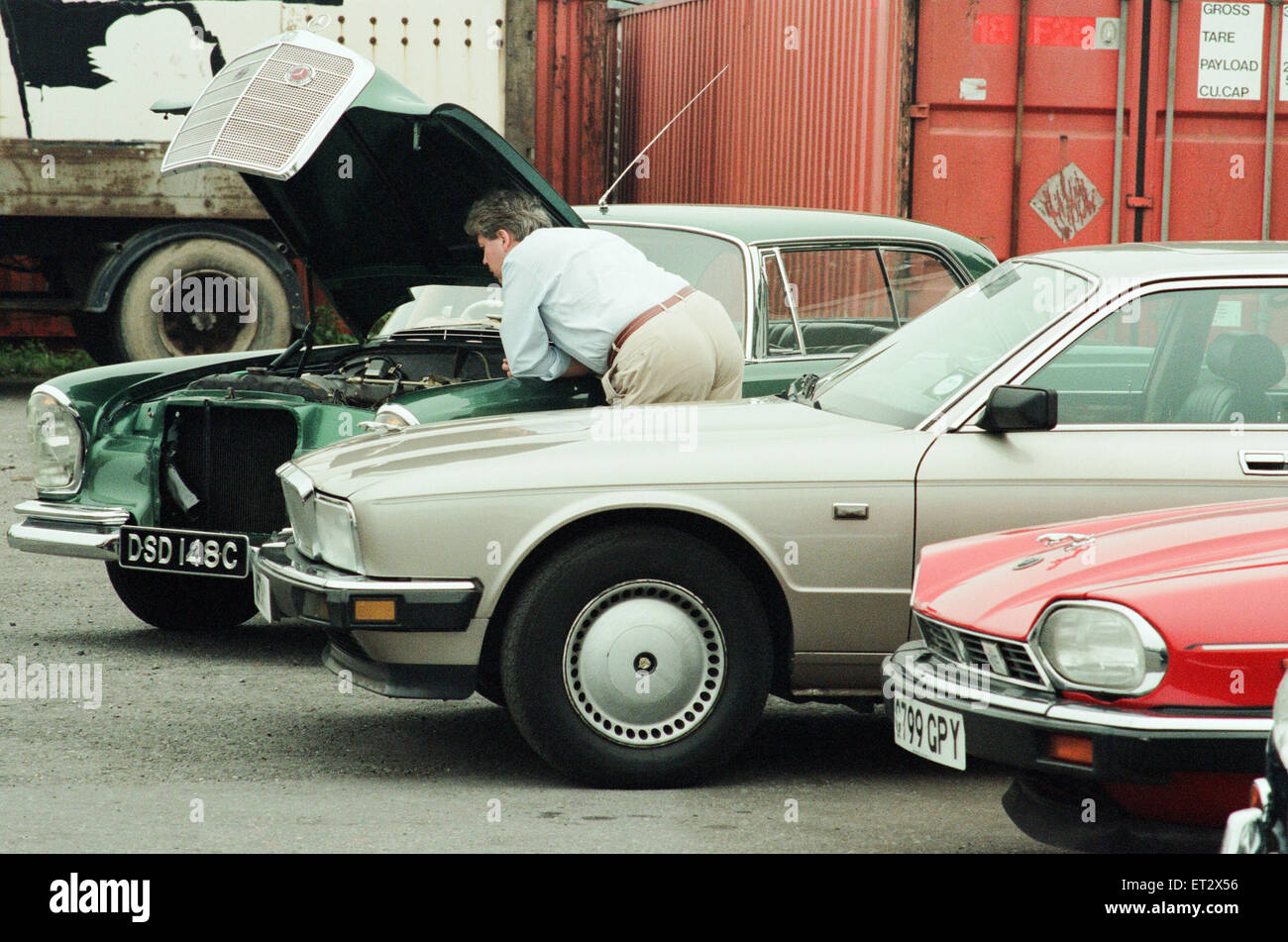 Auto und Motorrad Auktion bei Lithgow Söhne und Partner, Stokesley. Im Bild, einige der Autos und Motorräder, die unter den Hammer im heutigen Verkauf sind. 28. Juni 1995. Stockfoto