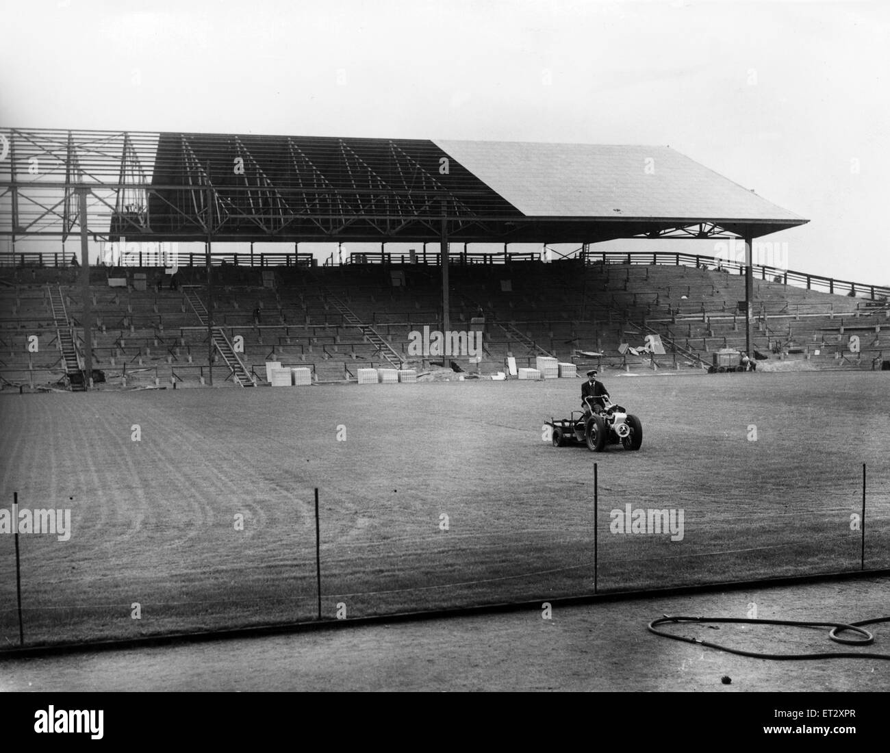 Leeds Road ist ein Fußballstadion in Huddersfield. Sie bedient von seinem Bau im Jahre 1908 bis Alfred McAlpine Stadium in der Nähe der 1994 eröffnete? 95 Saison. Es war die Heimat von Huddersfield Town F.C. abgebildet ist der Bau der Ost-ter Stockfoto
