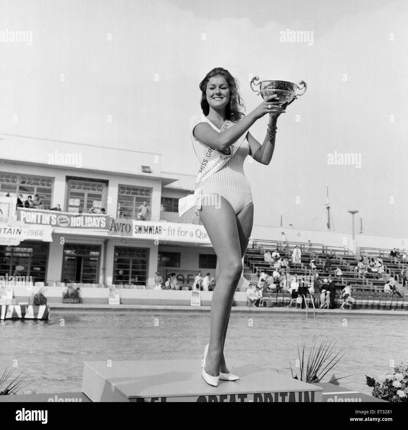 Carole Fletcher, 19 aus Southport, gekrönt Miss Großbritannien in Morecambe, 31. August 1966. Stockfoto