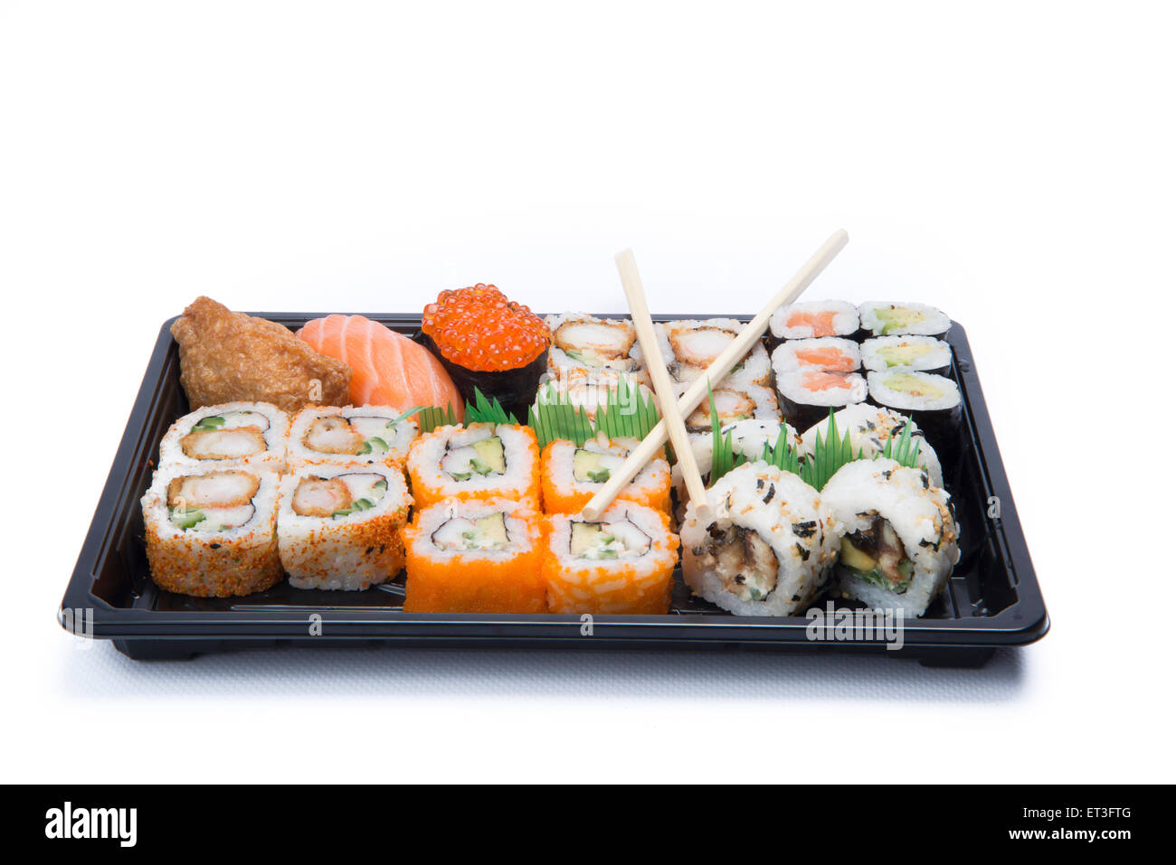 Sortiment-Sushi isoliert auf weißem Hintergrund Stockfoto