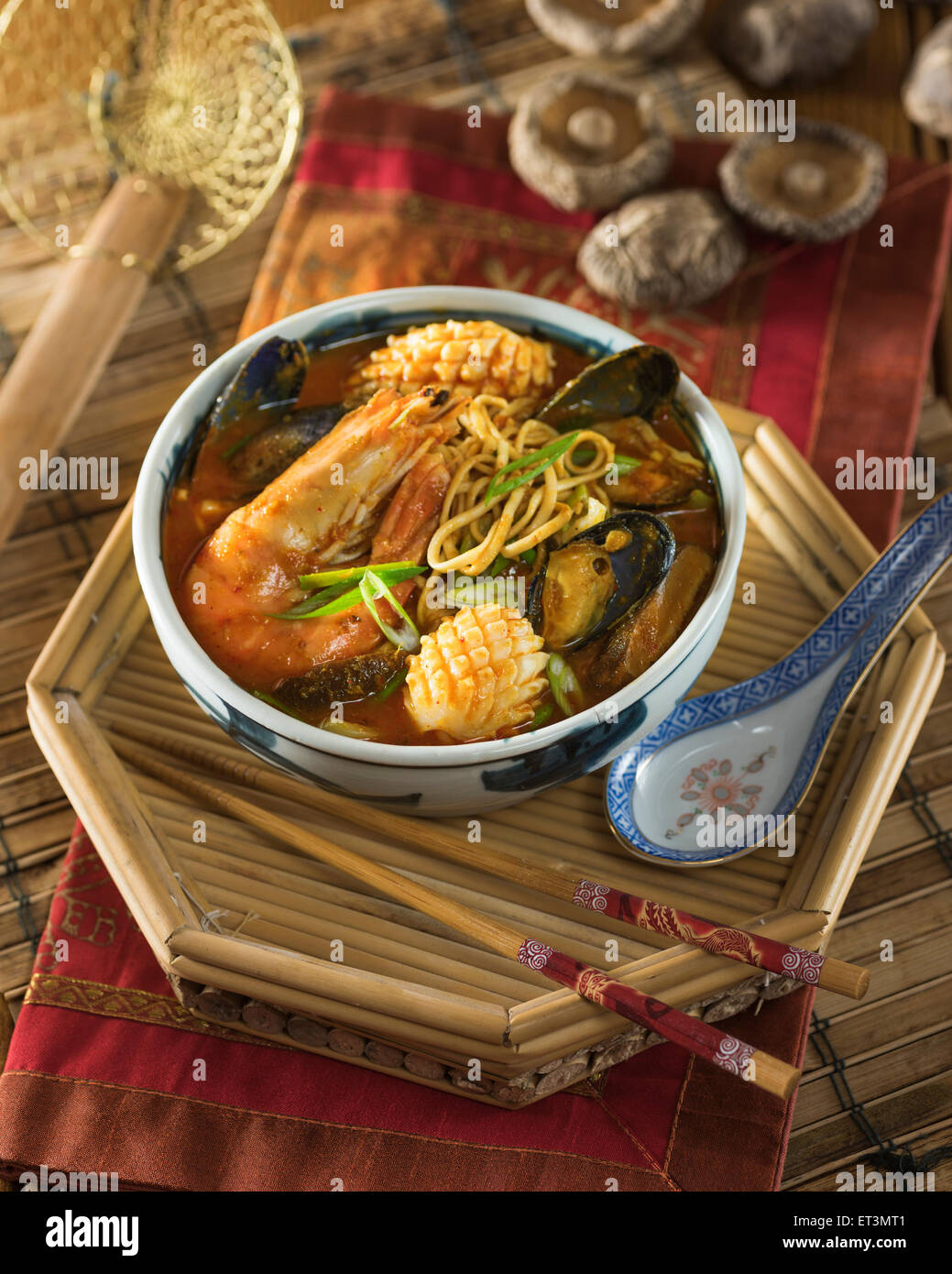 Jjampong. Koreanische Meeresfrüchte-Nudel-Suppe. Korea Food Stockfoto