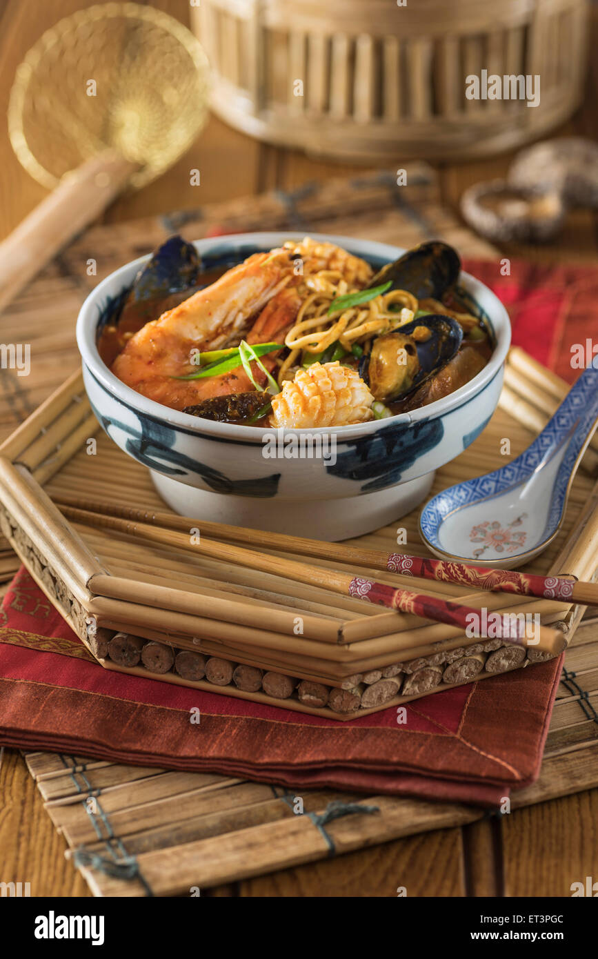 Jjampong. Koreanische Meeresfrüchte-Nudel-Suppe. Korea Food Stockfoto